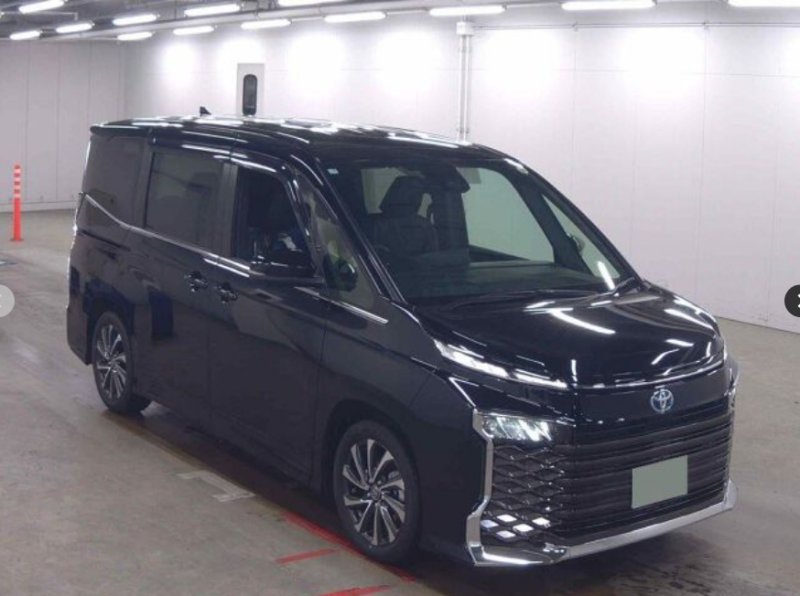 Toyota Voxy Hybrid 2025